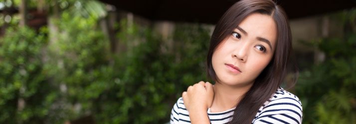 Shoulder-Pain-Relief-For-Young-Woman